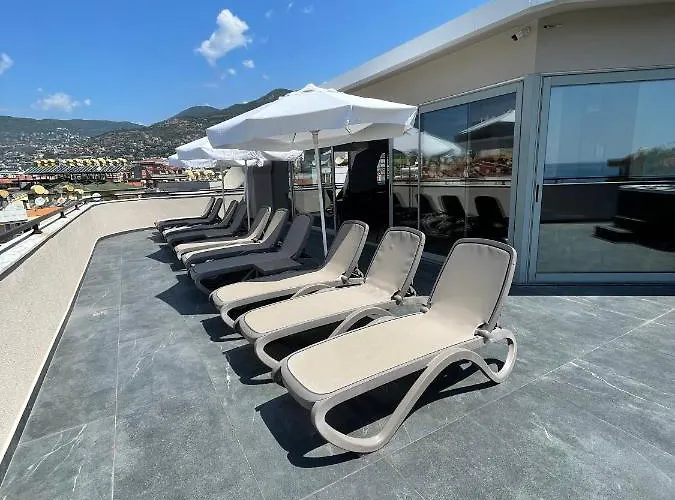 דירה Garden Luxury אלאניה